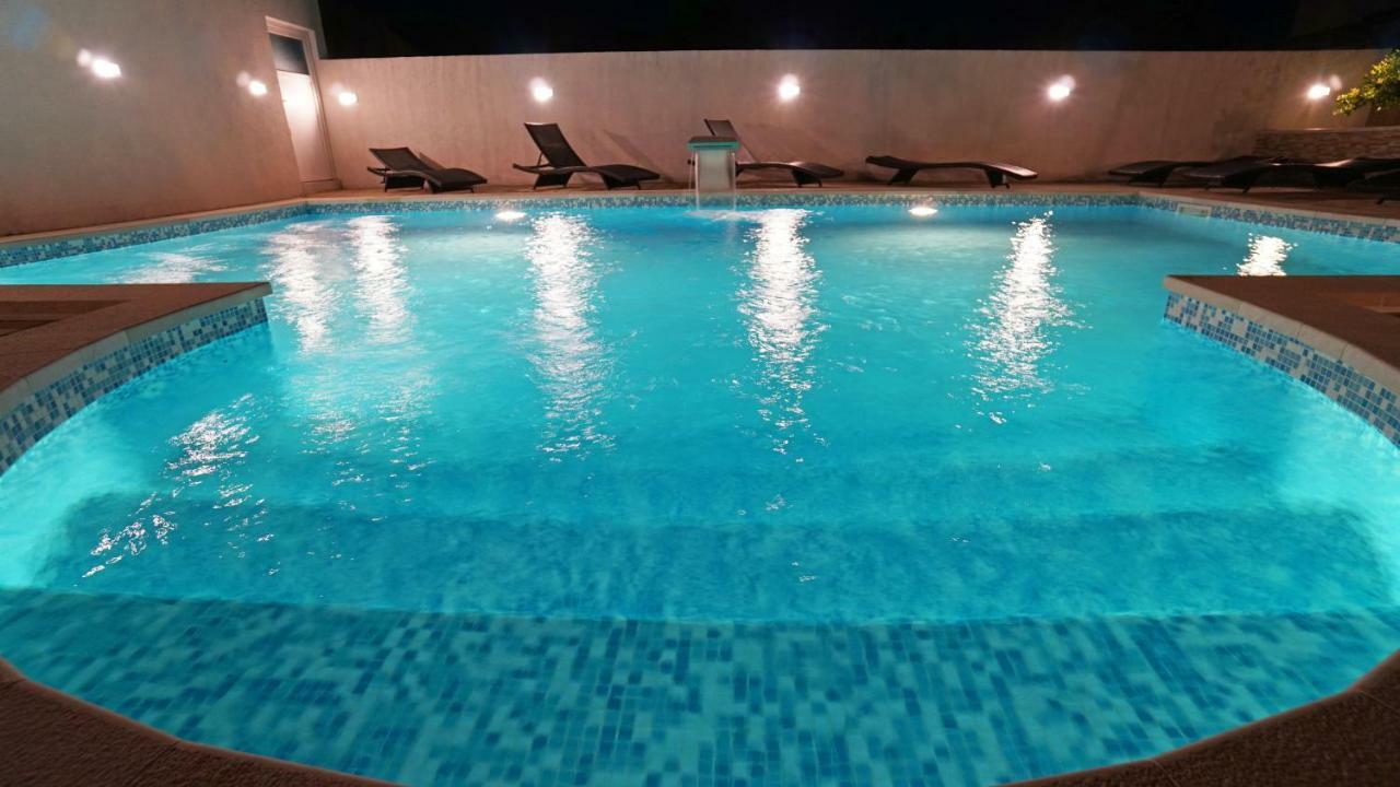 Roberta Apartment *
