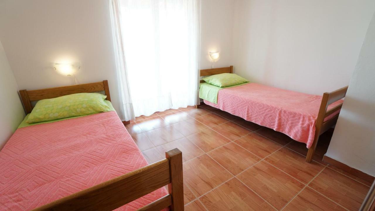 Roberta Apartment *